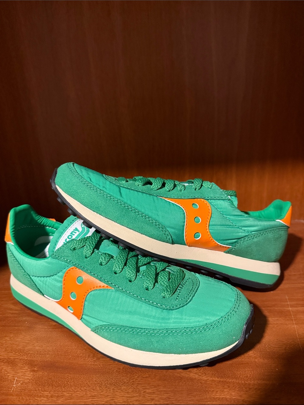 Women’s Saucony Trainer 80 unreleased salesman sample